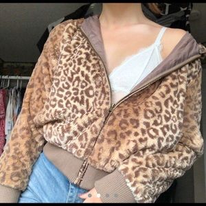 cropped fuzzy leopard jacket. size XS or S.